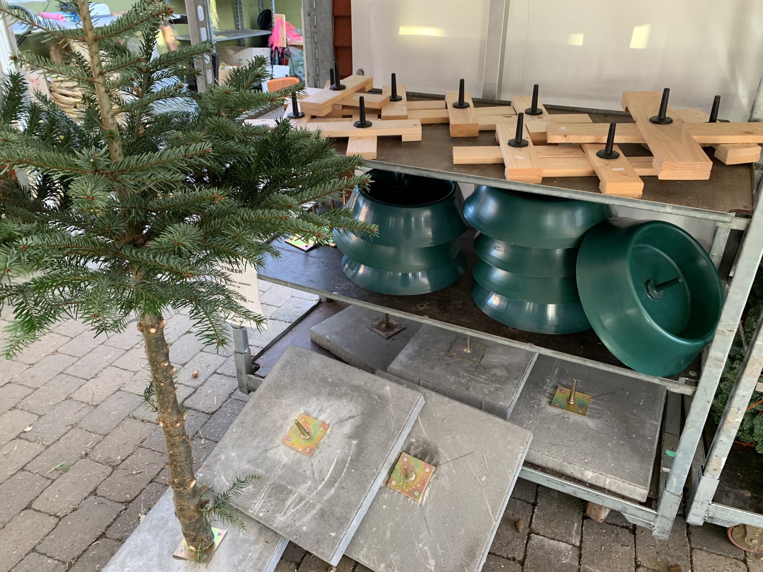 forskellige juletræsfødder